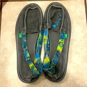 Women’s Sanuk shoes size 11